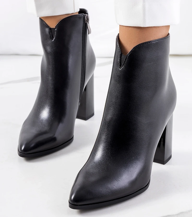 Čierna botki na príspevku Ezinet