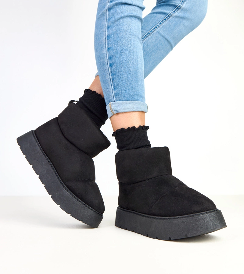 Čierne zateplené snehule na platforme Ribeiro