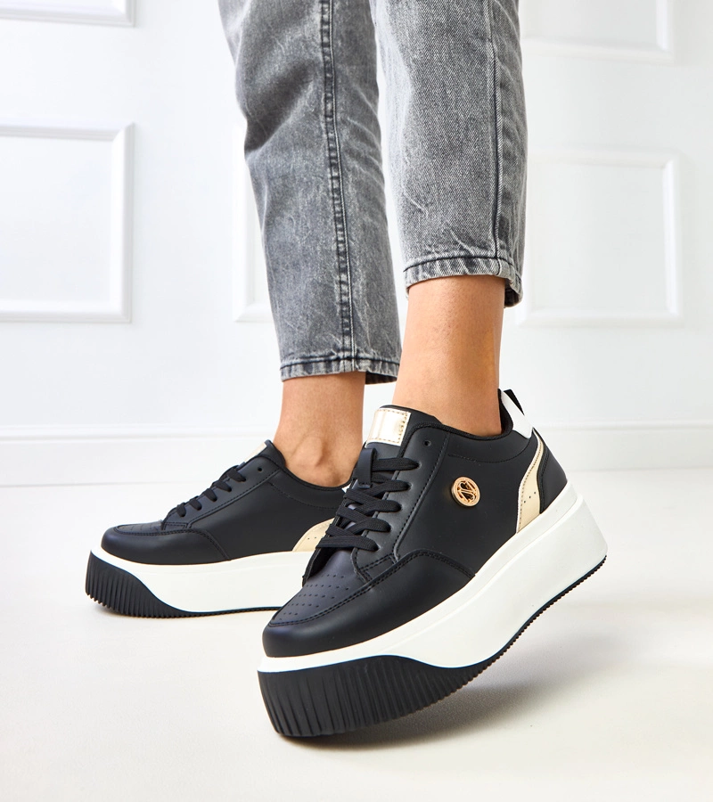 Čierne tenisky na platforme so zlatým motívom Baresi