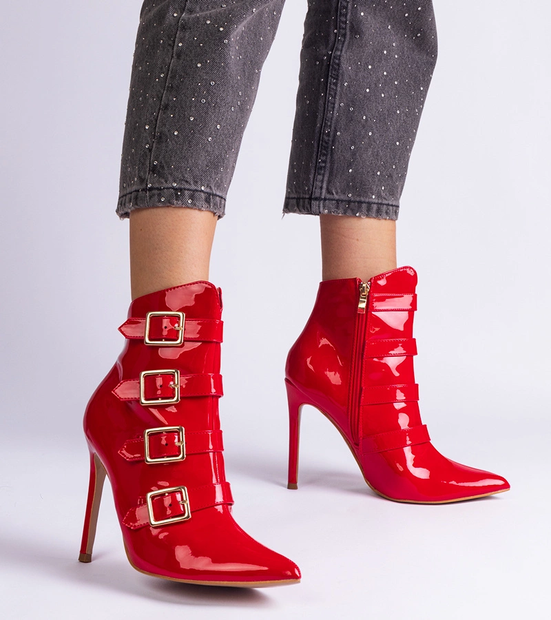 Červené lakované členkové čižmy na ihličkovom podpätku Adriana