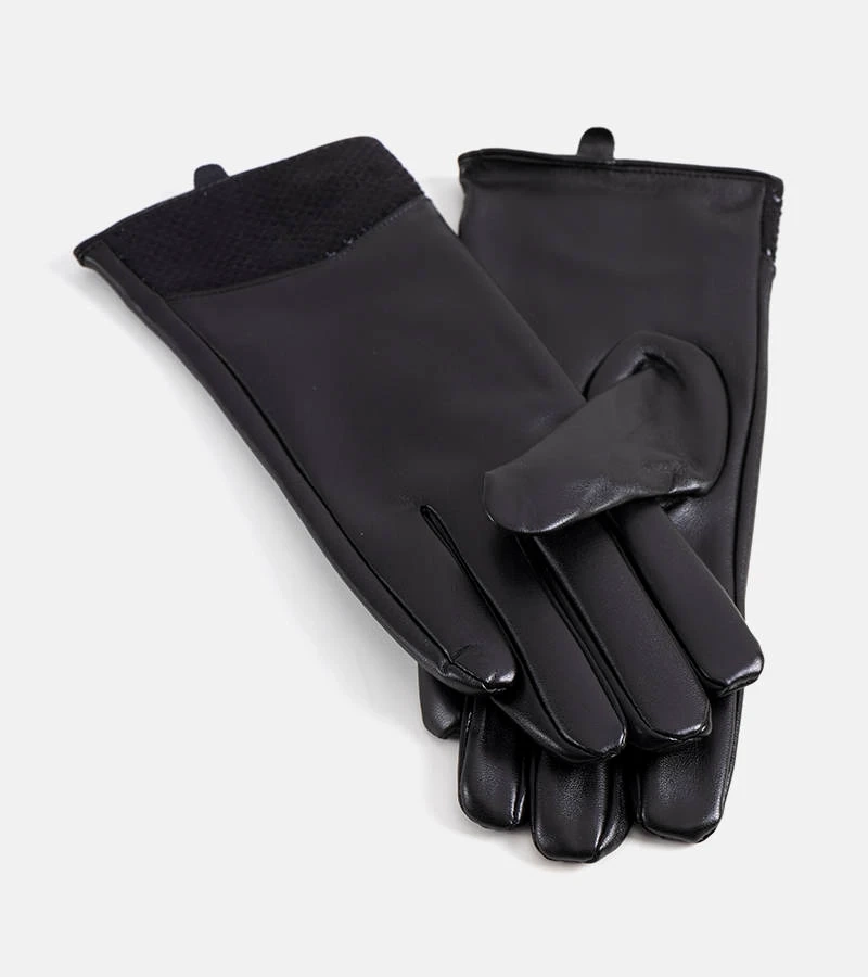 Čierne izolované rukavice Moure