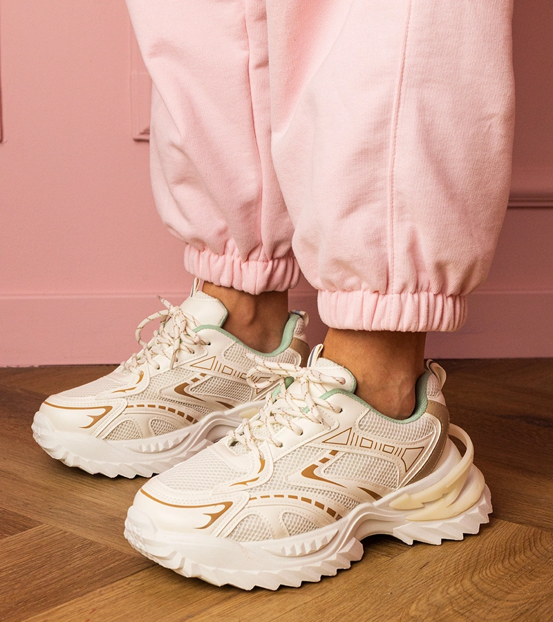 Béžové športové tenisky na hrubej podrážke Lirana