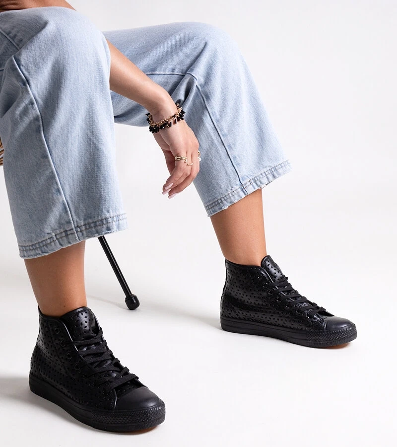 Čierne vysoké tenisky s dierovaným vzorom Madala