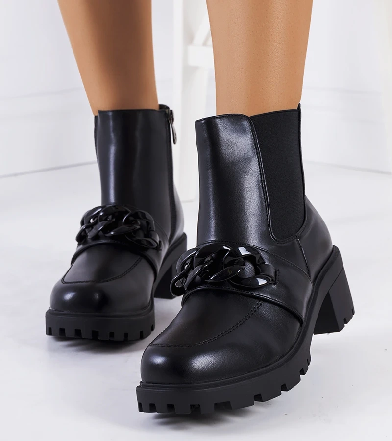 Čierne botki s retiazkou Bilka