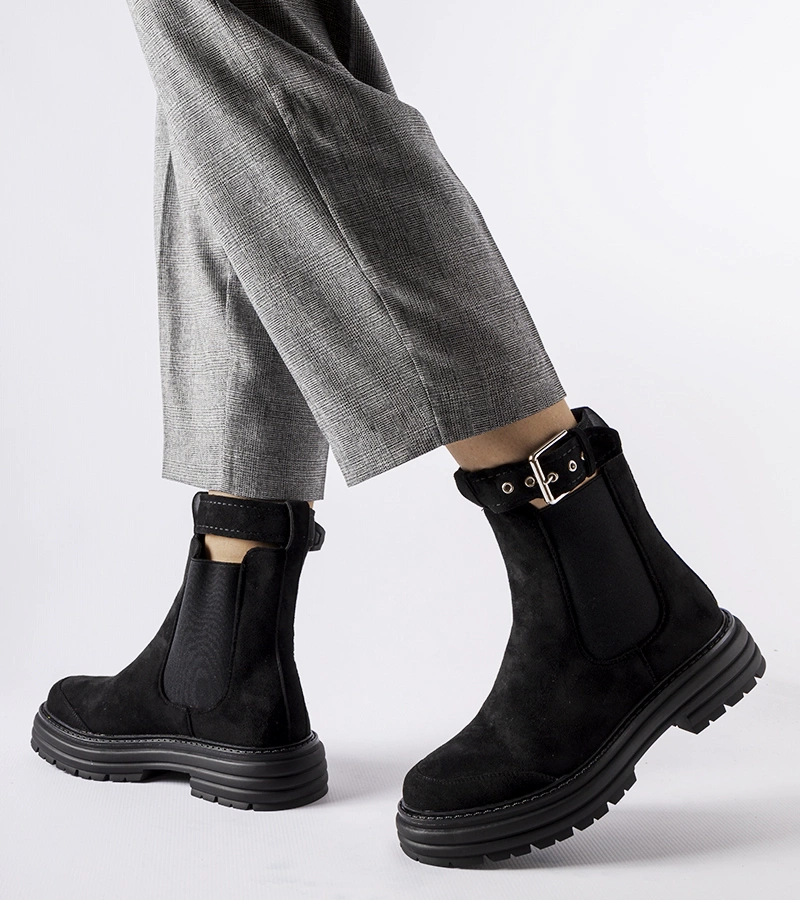 Čierne čižmy s ozdobným zapínaním Abela