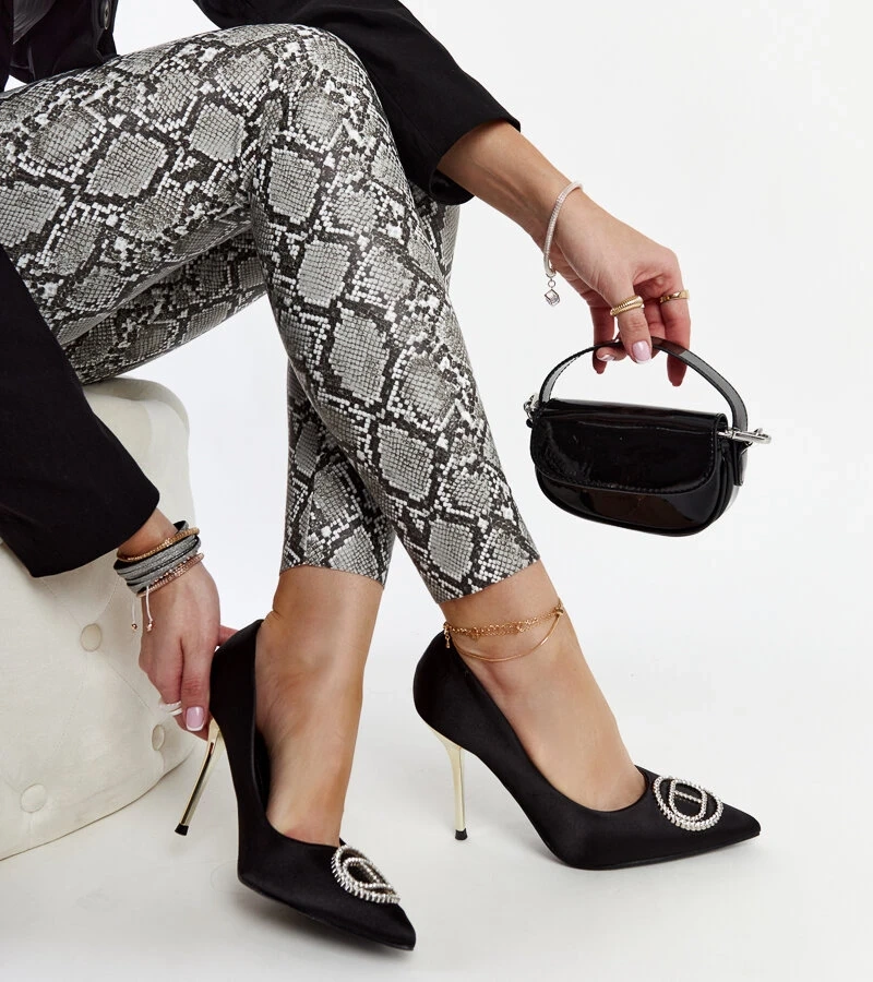 Čierne lodičky s kubíkmi Elife