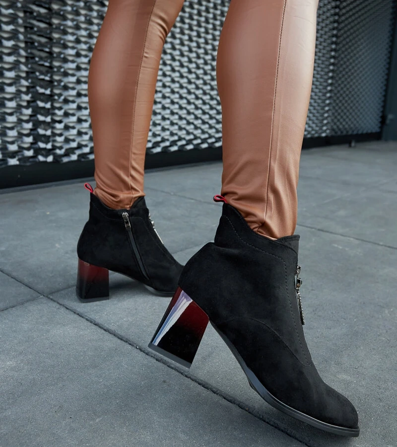 Čierne lodičky na lakovanom podpätku Gianleone