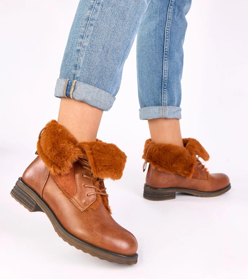 Hnedé šnurovacie členkové čižmy s kožušinkou Joyca