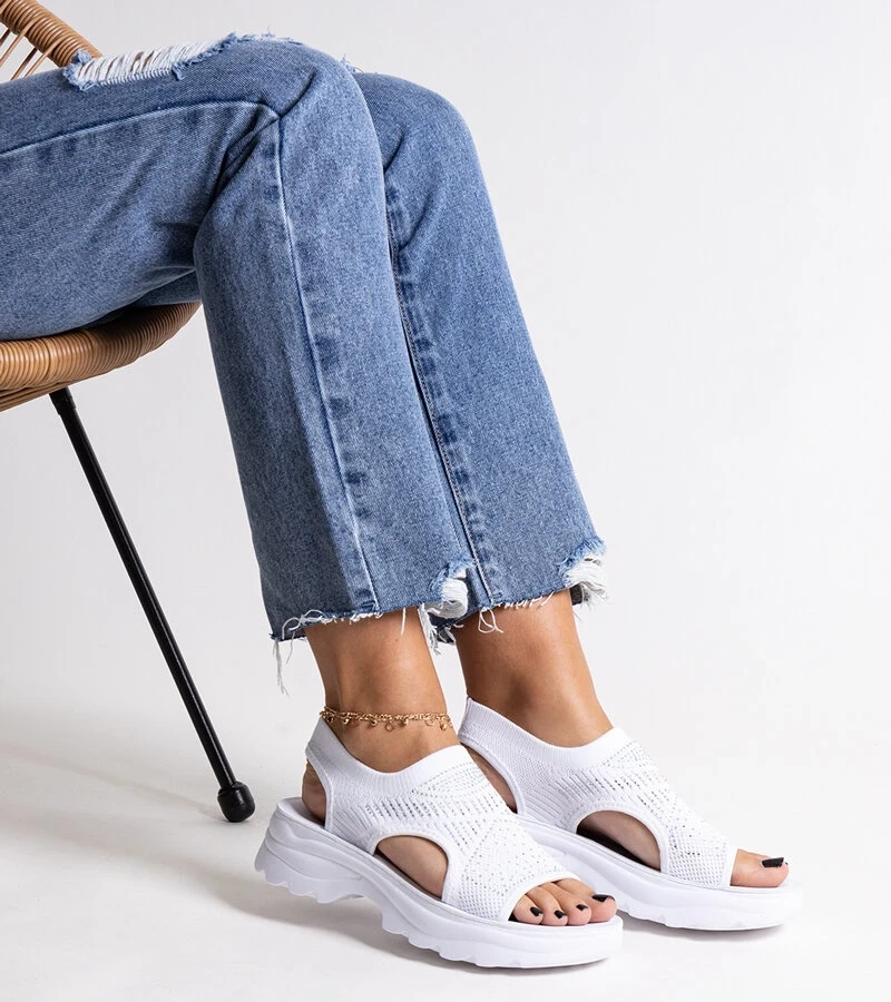 Biele látkové sandále na platforme Fnan