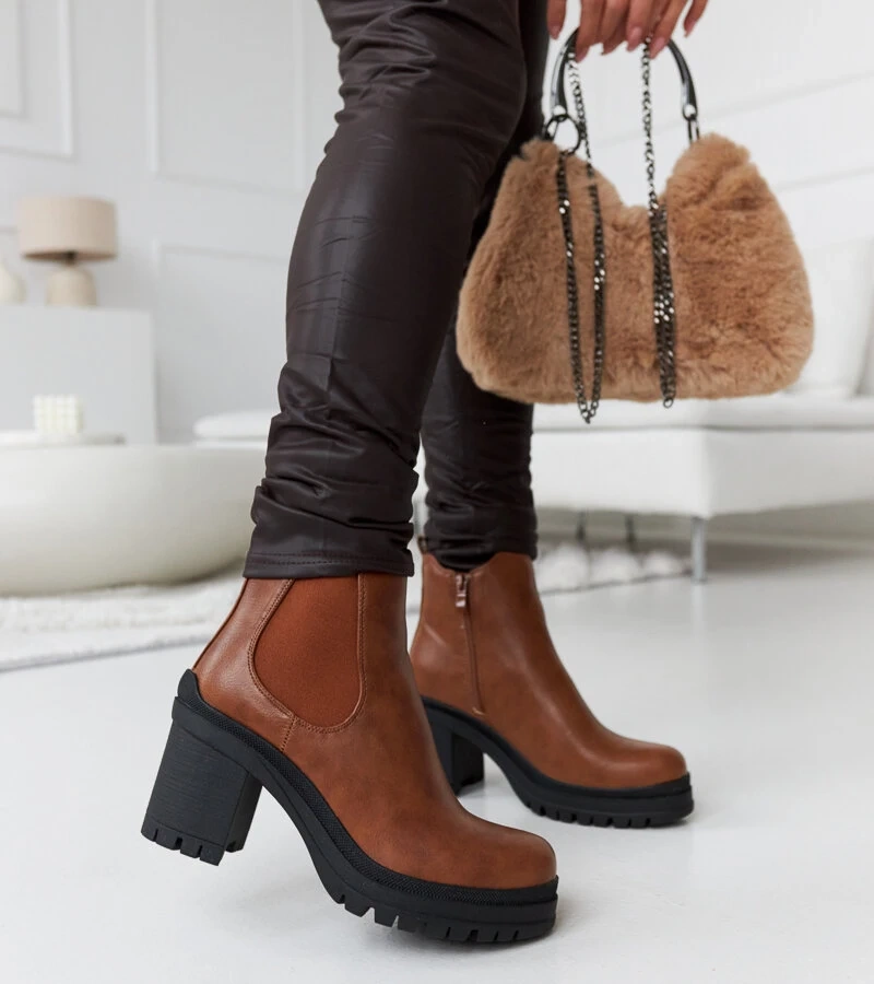 Hnedé členkové topánky na nízkom opätku Layman