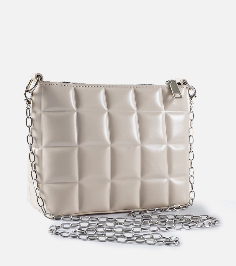 Biela prešívaná kabelka s reťazcom Laas