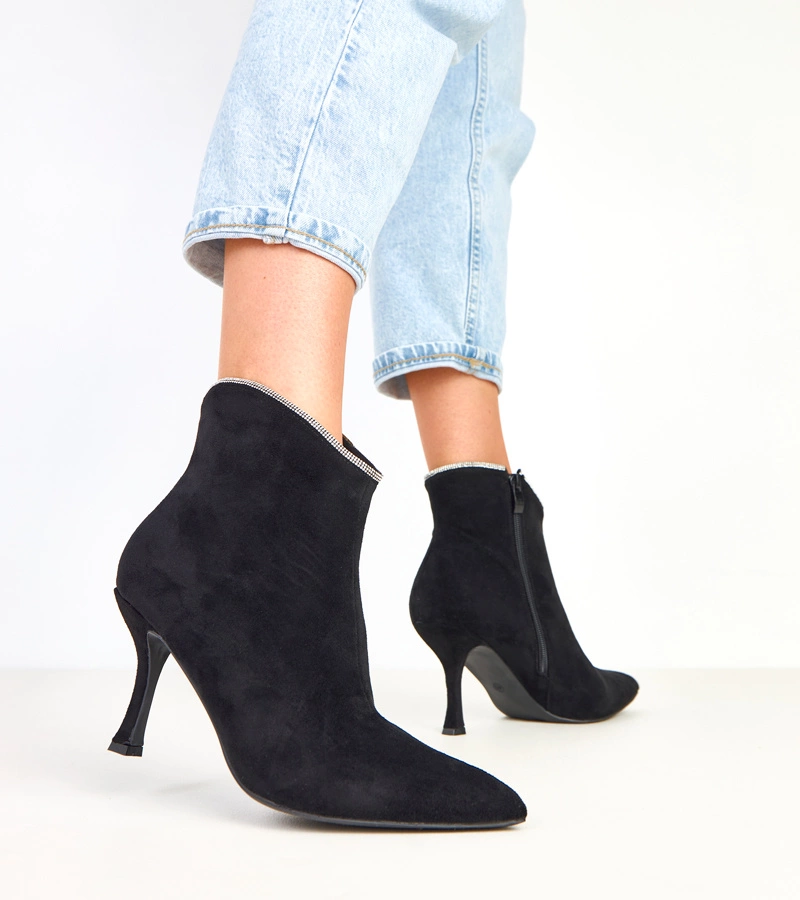 Čierne dámske členkové topánky s kamienkami Silvia