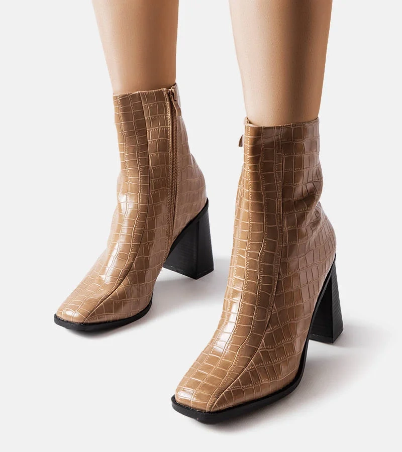 Béžové zateplené topánky s krokodílím vzorom od značky Belluci