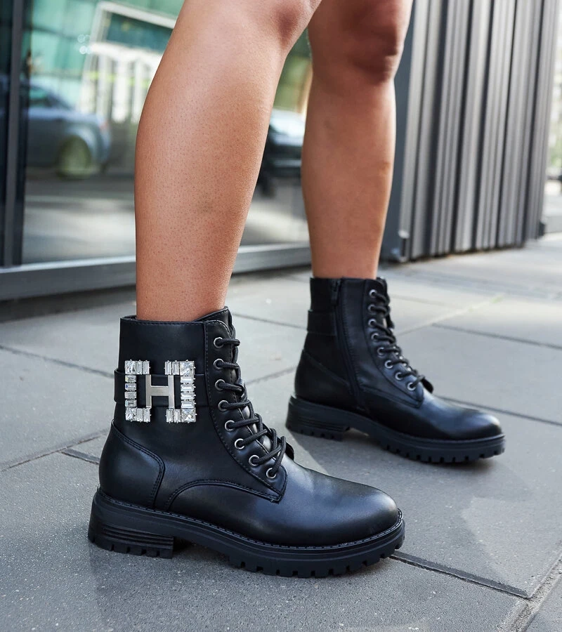 Čierne workery s ozdobnými zirkónmi Guevara