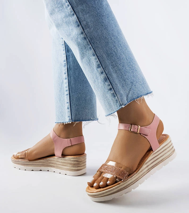 Ružové sandále na podpätku Bussière