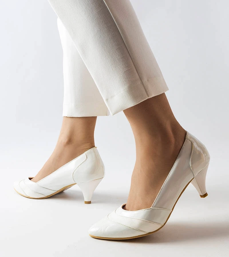 Biele lodičky na nízkom podpätku Geremia