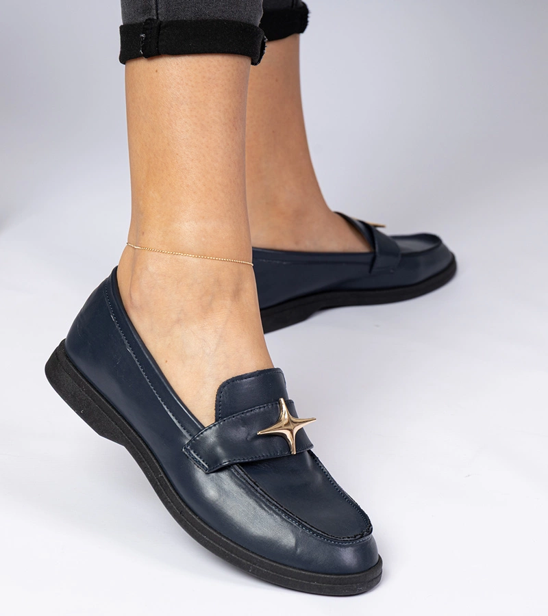 Tmavomodré dámske mokasíny so zlatou ozdobou Senna