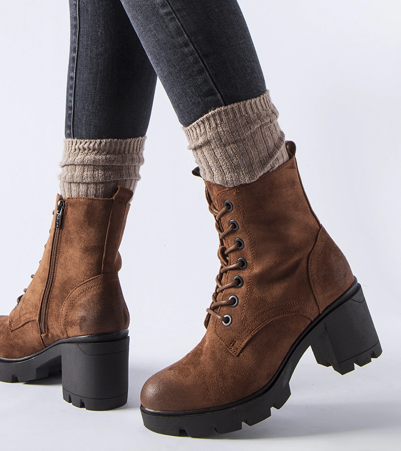 Hnedé semišové členkové čižmy na opätku Romilda