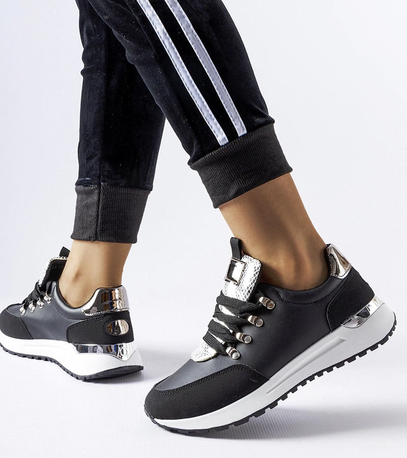 Čierne tenisky so strieborným zdobením Frum