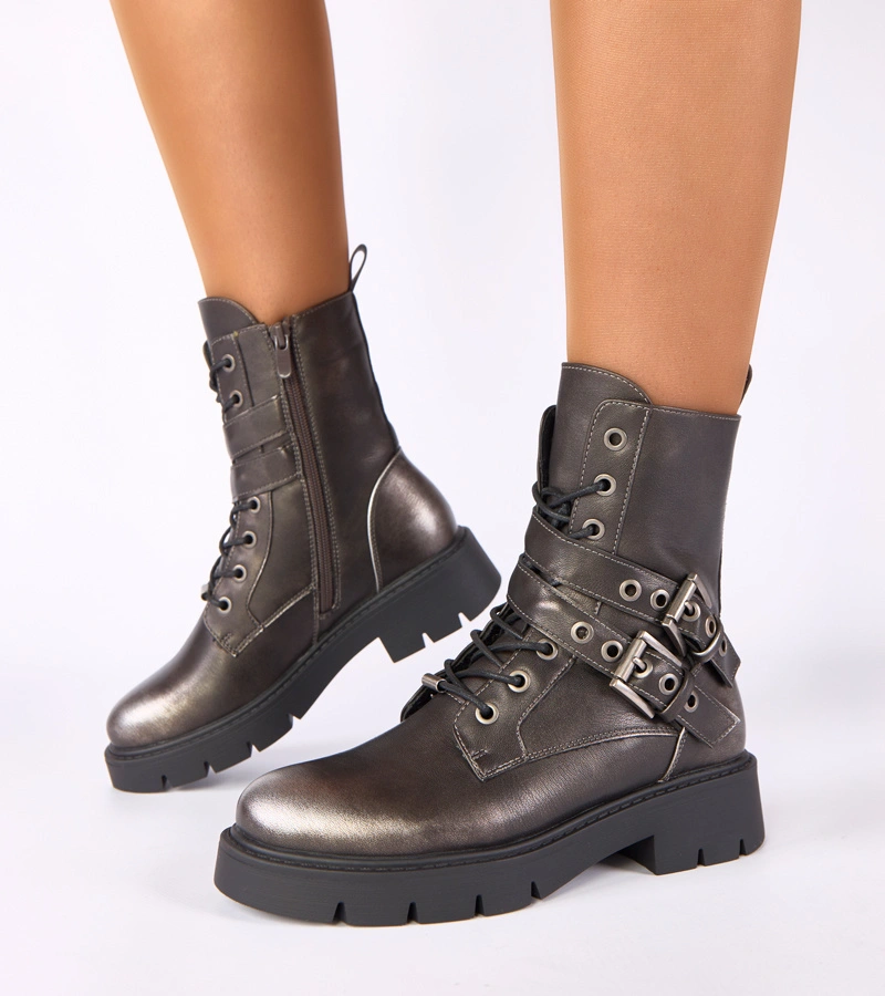 Kovové členkové topánky na platforme s ozdobnými prackami Ruthy