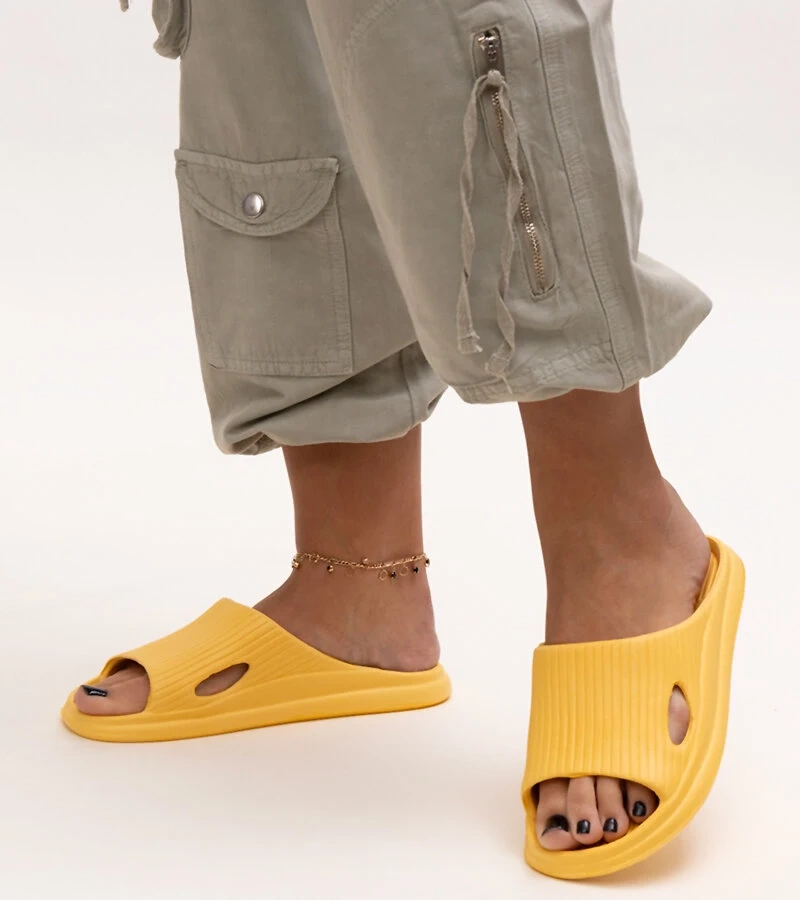 Žlté penové šľapky Myrtile