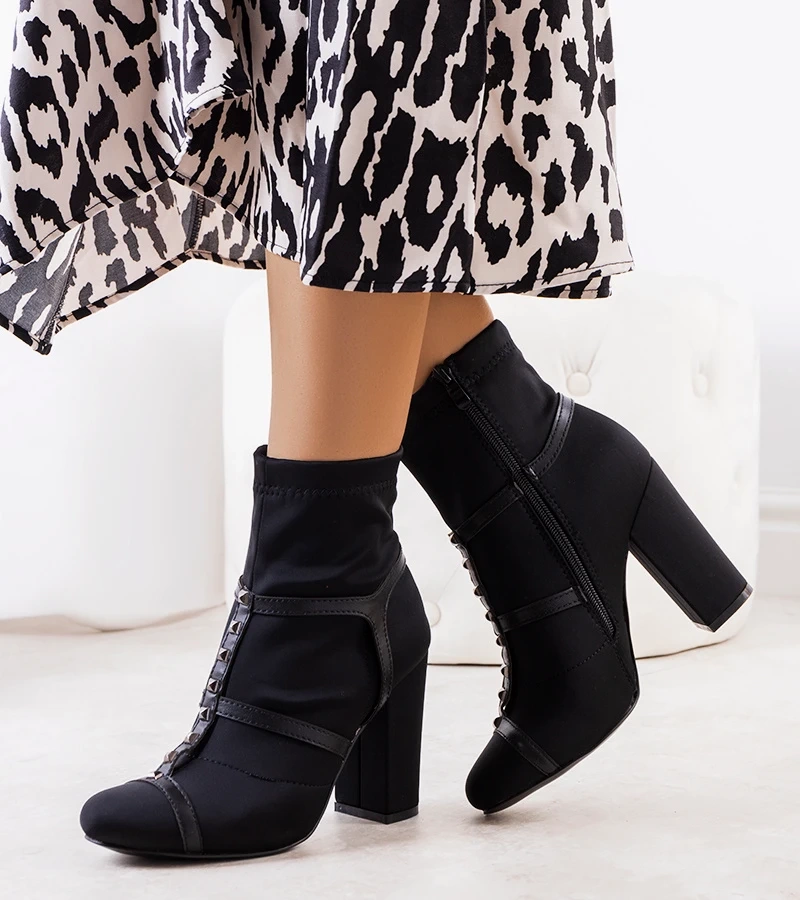 Čierna botki na príspevku Dagma