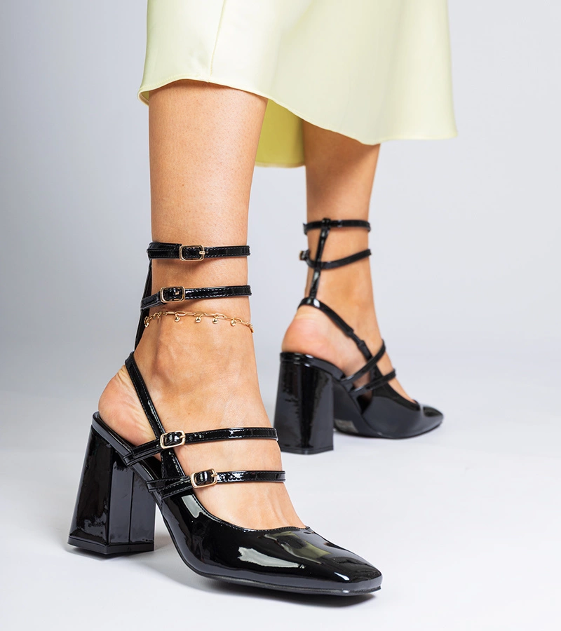 Čierne lakované lodičky na podpätku Ferida