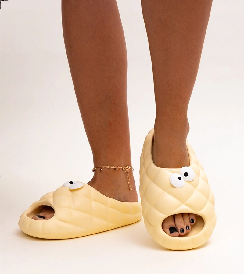 Bežové penové šľapky s očami Gorgesa