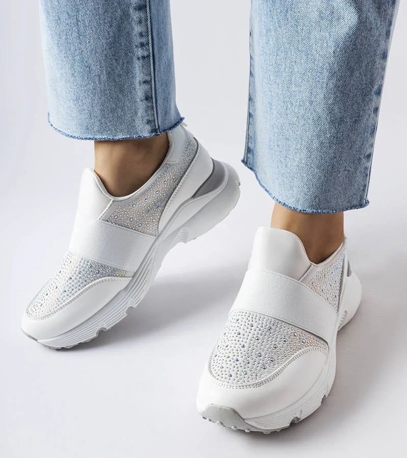 Biele tenisky so striebornými ozdobami Milea