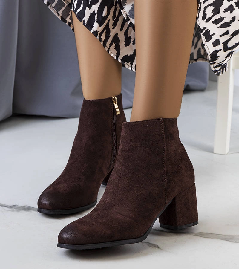 Brown botki na Silasovom poste