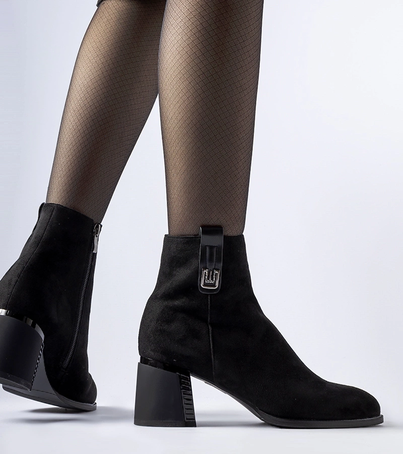 Čierne zateplené členkové čižmy na podpätku Bangor