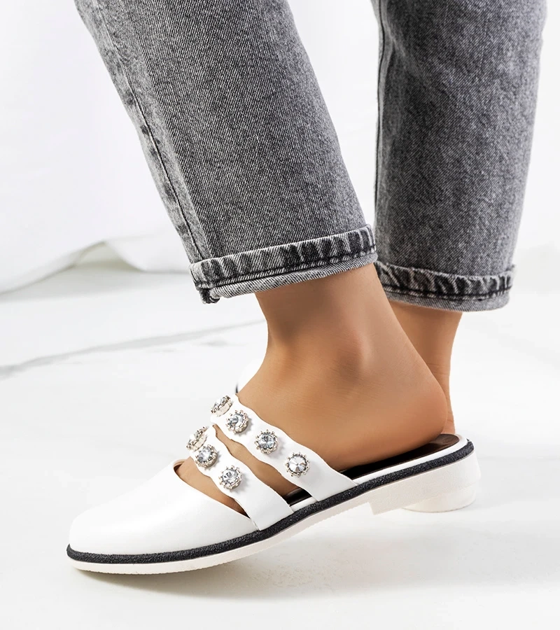 Ružové žabky zdobené cvočkami Asselt