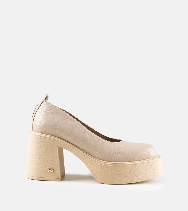 Bežové kožené poltopánky na stĺpiku Karino