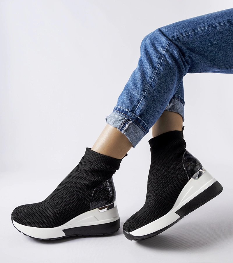 Čierne látkové tenisky Casgio na podpätkoch