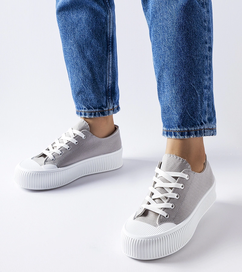 Sivé tenisky na hrubej platforme Fortunata