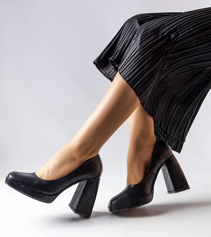 Čierne lodičky Mailly na vysokom podpätku