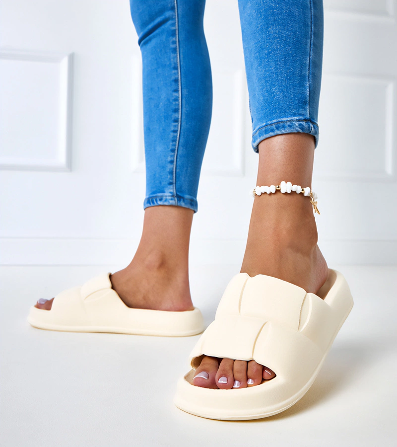 Bežové penové šľapky Lete