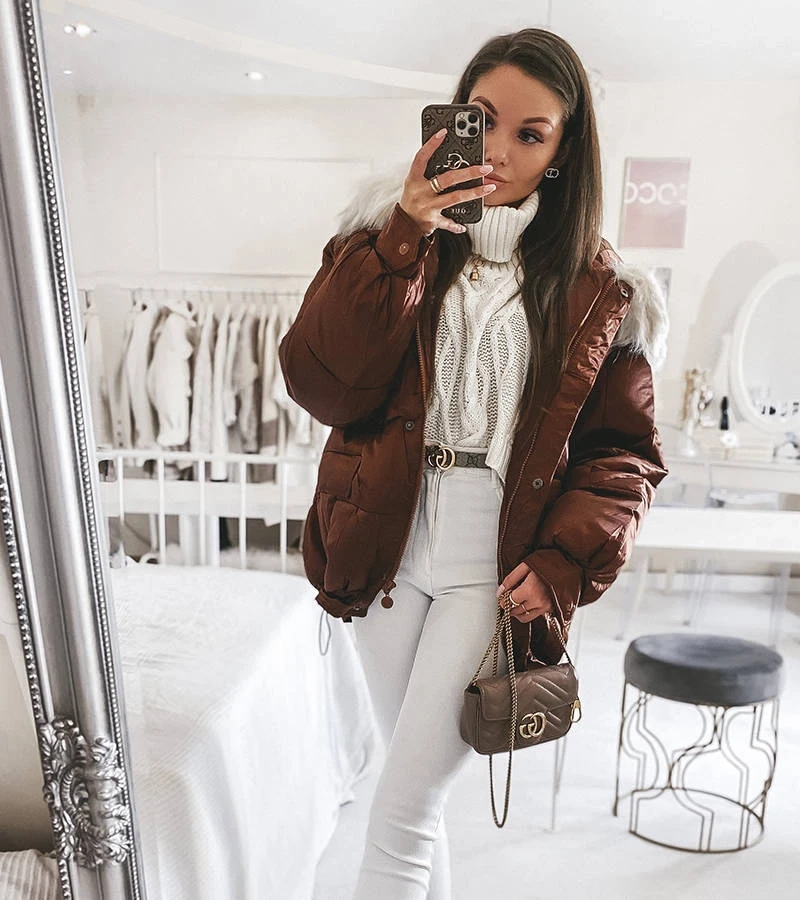 Čierna bunda s kožušinovou kapucňou Poisson