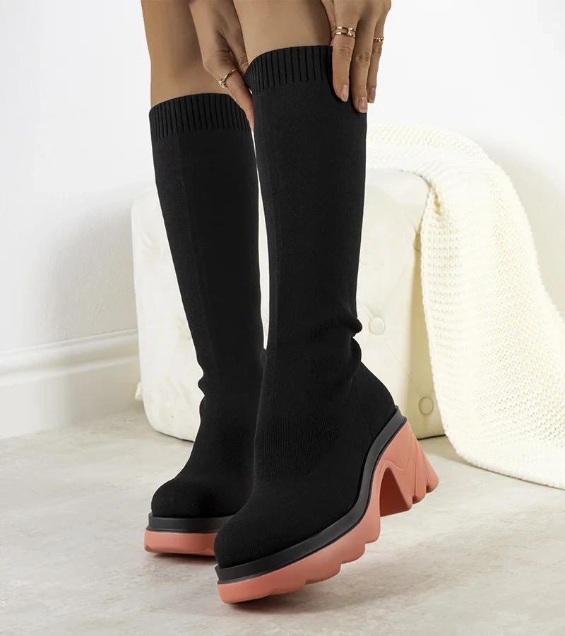 Čierne čižmy s ružovou podrážkou od Natale