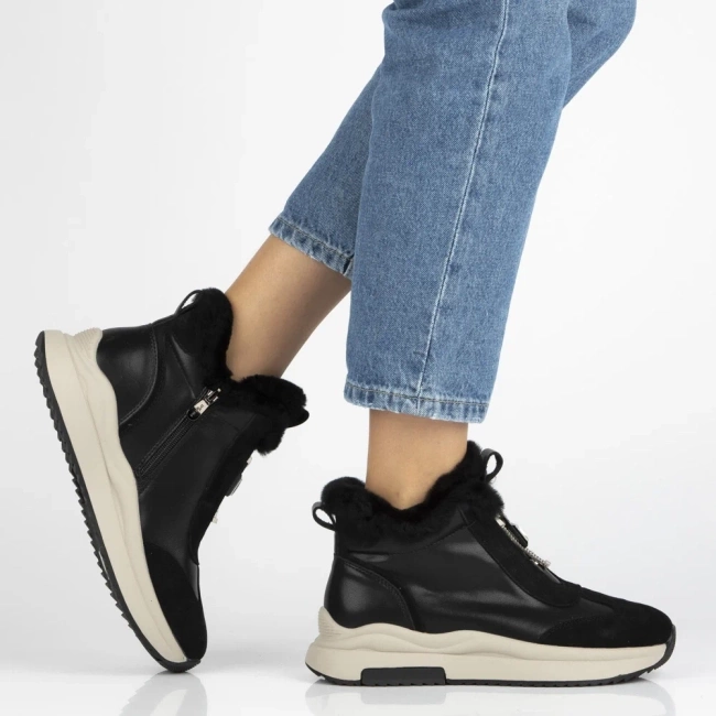 Čierne členkové čižmy na platforme z prírodnej kože s kožušinkou Dorie