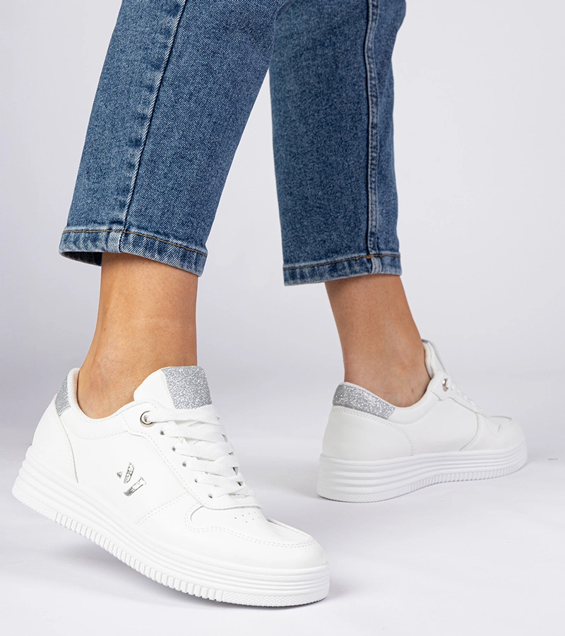 Dámske biele tenisky so striebornými trblietkami Emilia