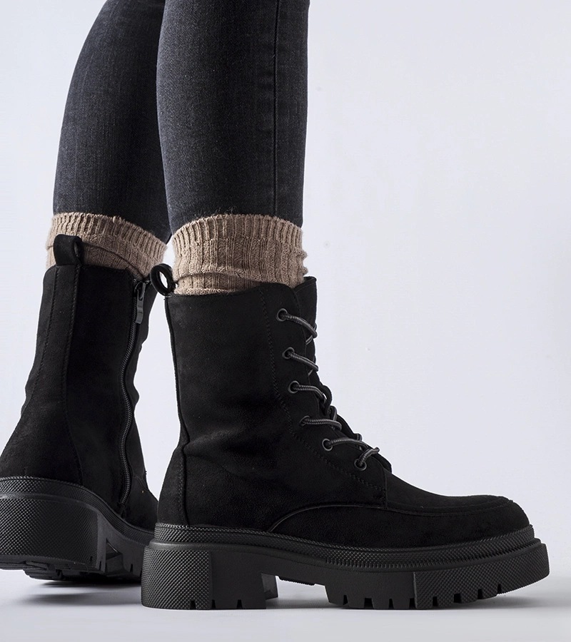 Čierne trapery na masívnej podrážke Riel