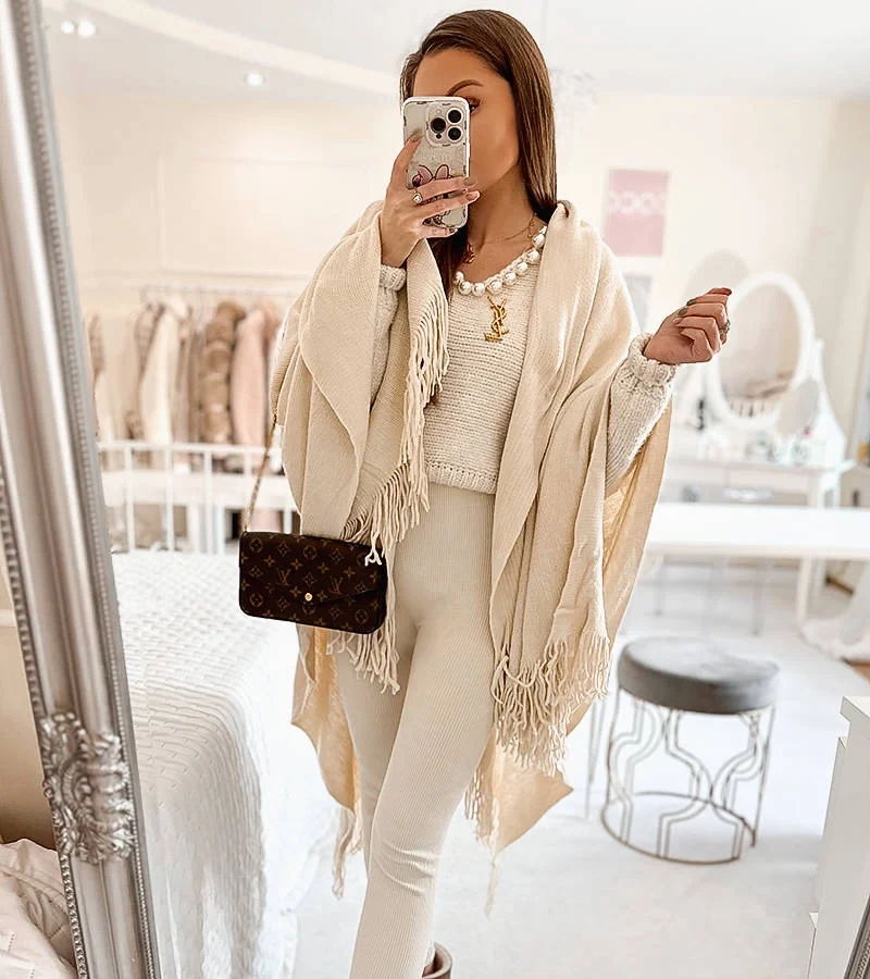 Noah námornícky modrý prehoz s lemovaním