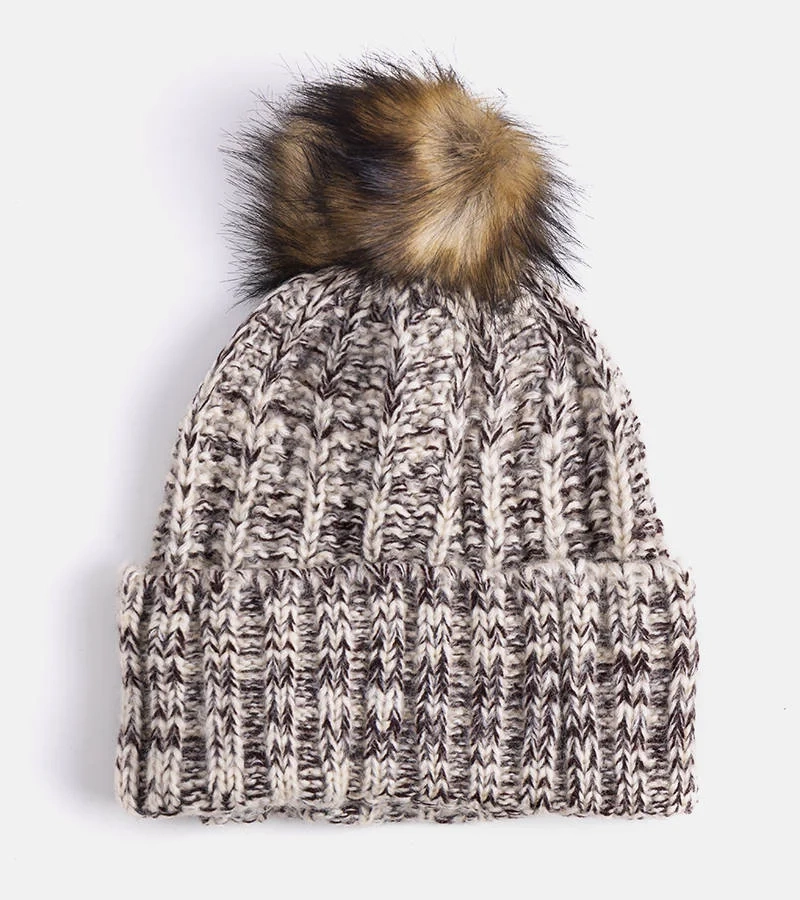 Tmavohnedá dámska čiapka s bambulou Thalia