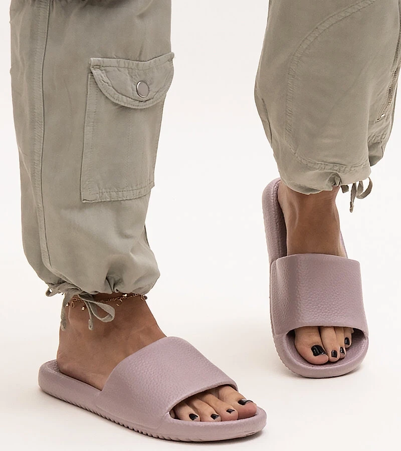 Fialové penové šľapky Primula