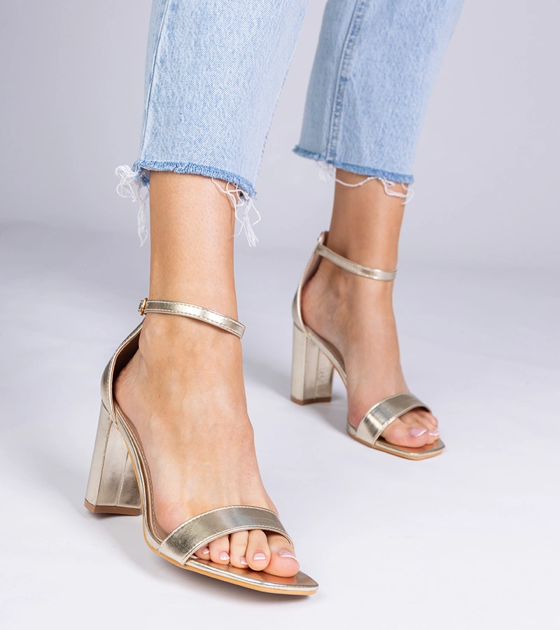 Zlaté sandále na vysokom podpätku Kasedi