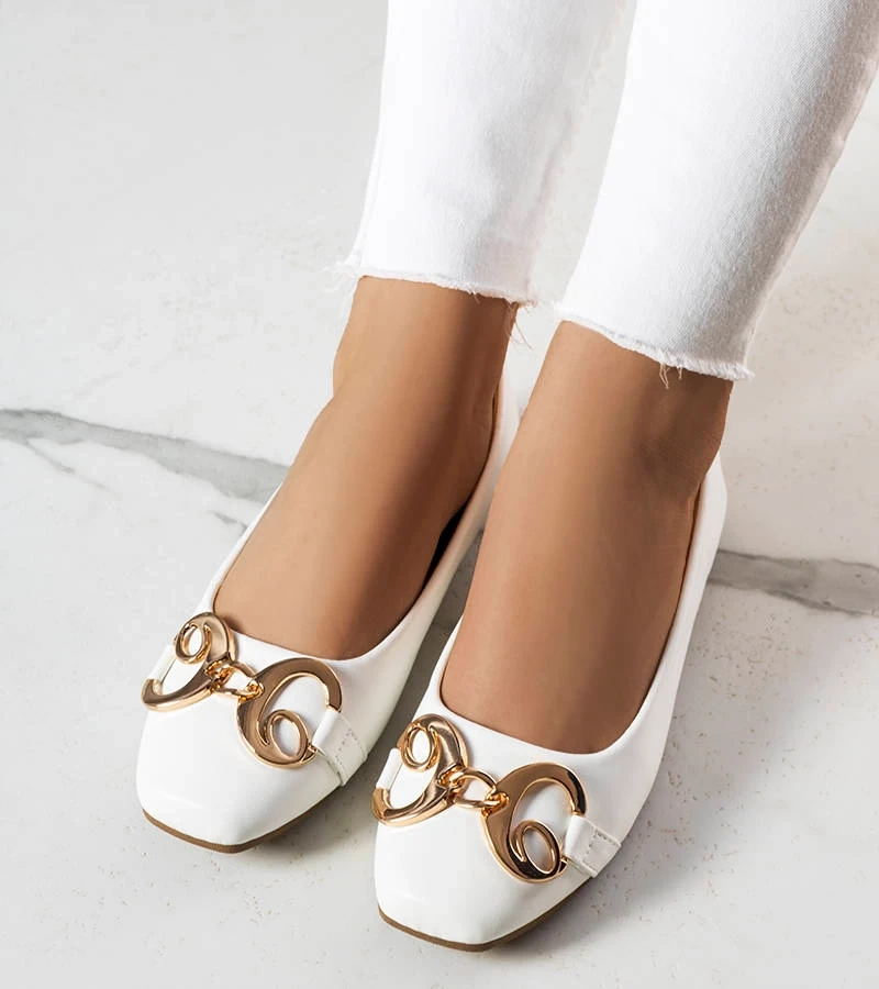 Biele baleríny s hranatým nosom Shawna