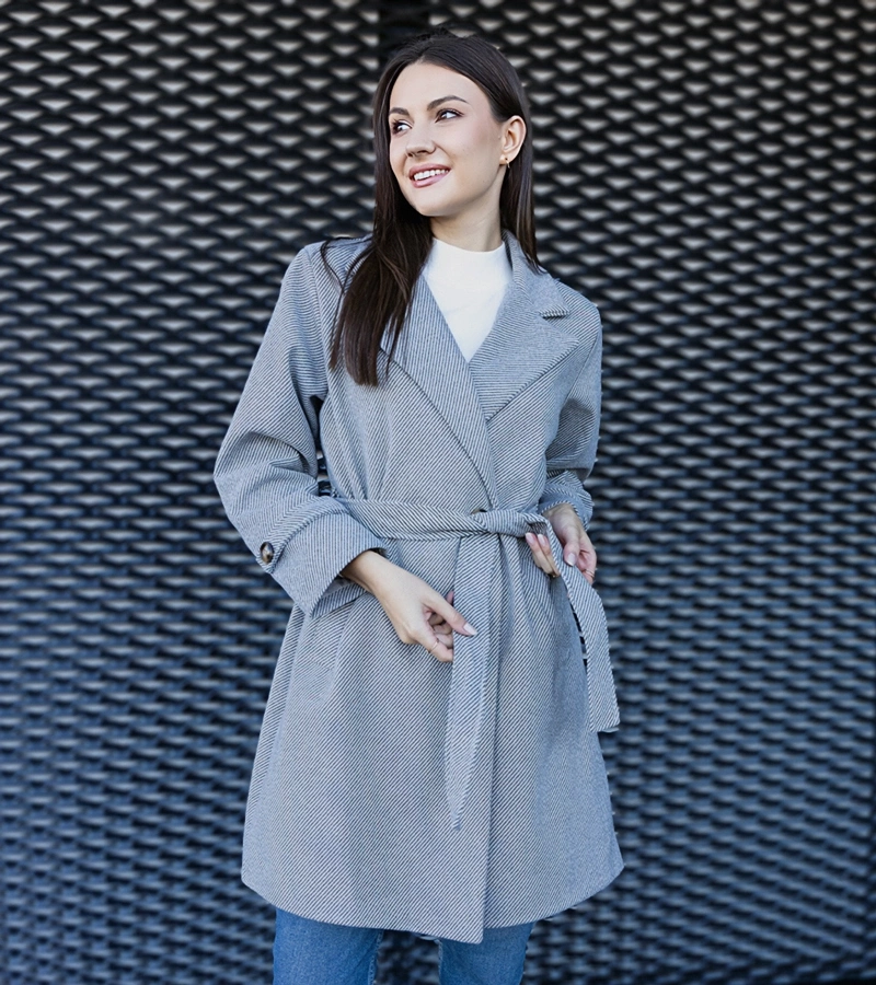 Elegantný šedý oversize kabát Bahera.