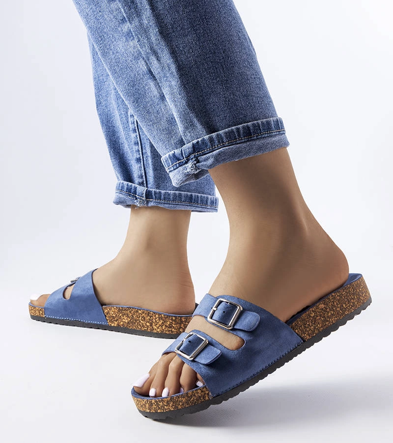 Námornícky modré žabky s korkovou podrážkou od spoločnosti Cincinn