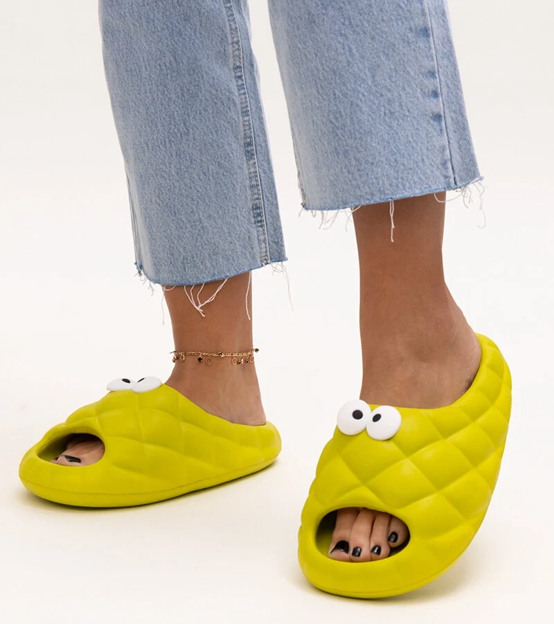 Zelené penové šľapky s očami Gorgesa